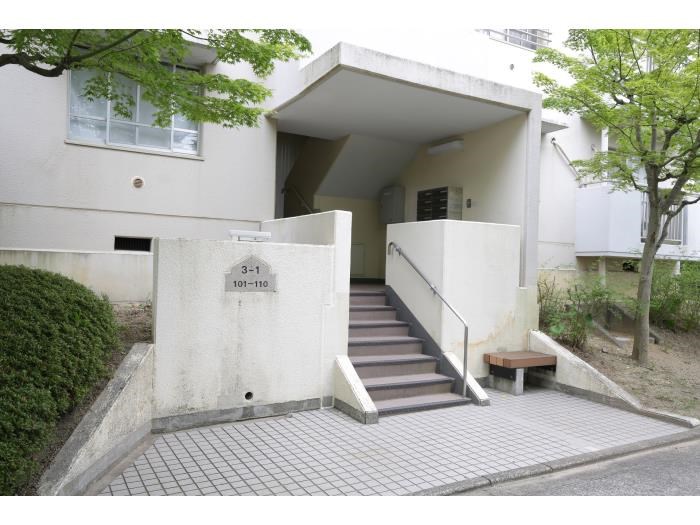 UR泉北城山台二丁団地1号棟 その他外観2