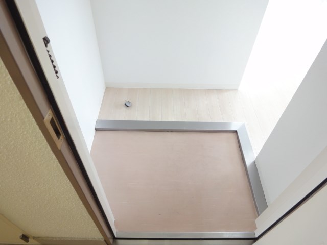 スカイ南花台 玄関