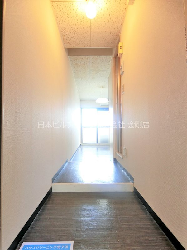 ビレッジ西野 玄関