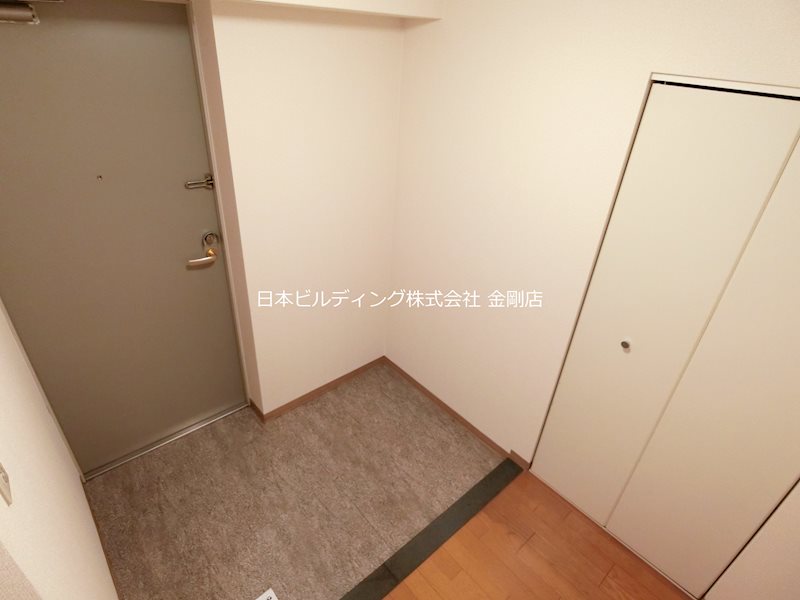 ローレルコート千代田 玄関