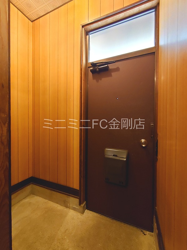 富田林市向陽台5丁目貸家 玄関