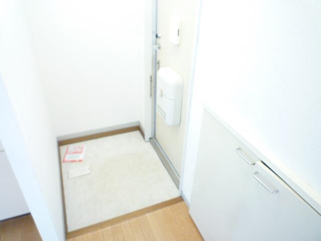 ナイティ池尻 玄関