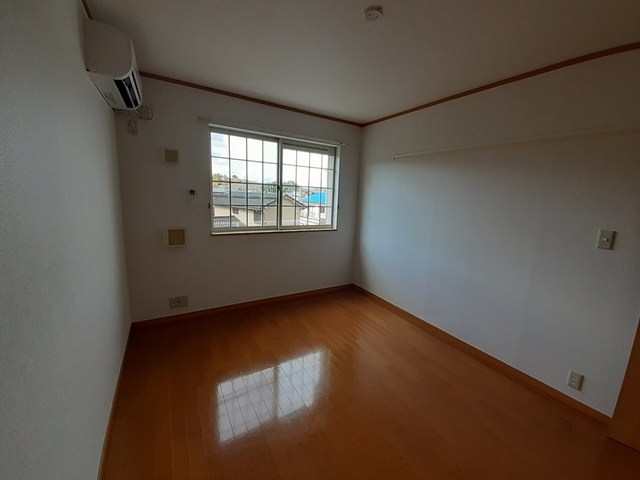 ファシネイション春日 ベッドルーム