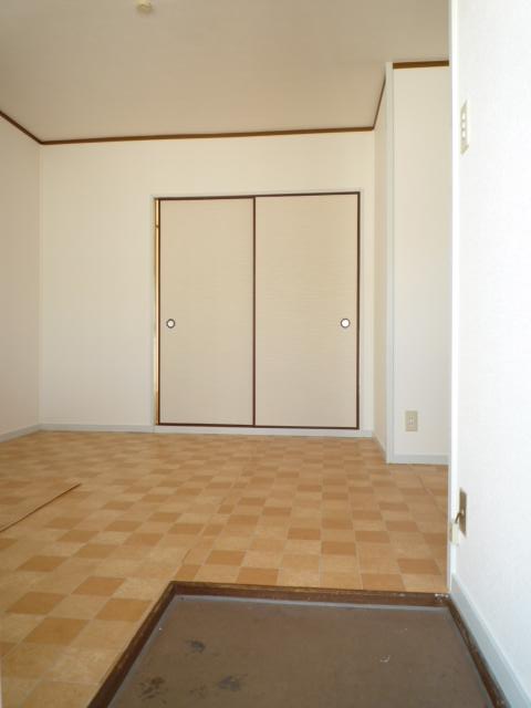 尾﨑ハイツA棟 玄関