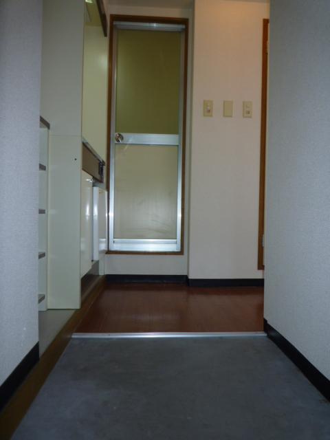 アプティ２番館 玄関