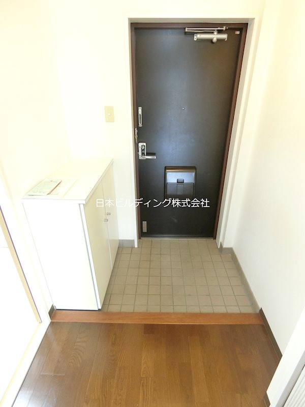 エルファミーレ富田林 玄関