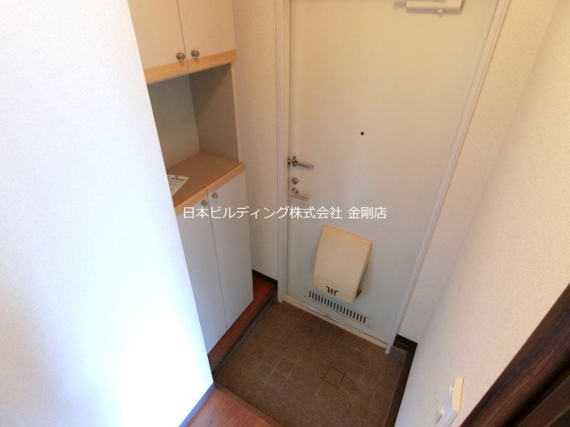 メゾン栄. 玄関