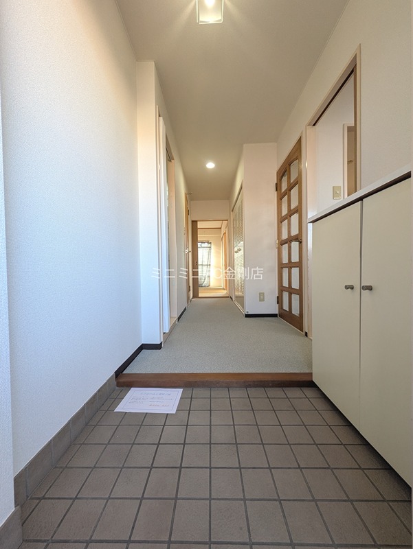 エルファミーレ富田林 玄関