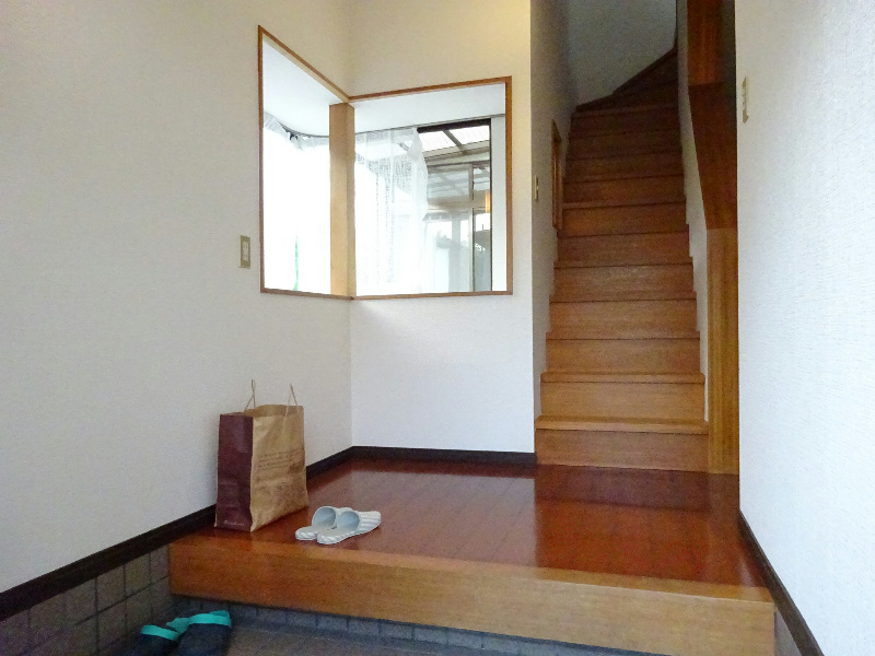 向野町貸家  玄関