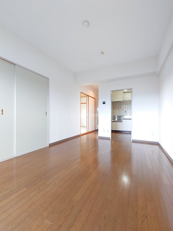 アルシモンテ滝谷 リビング