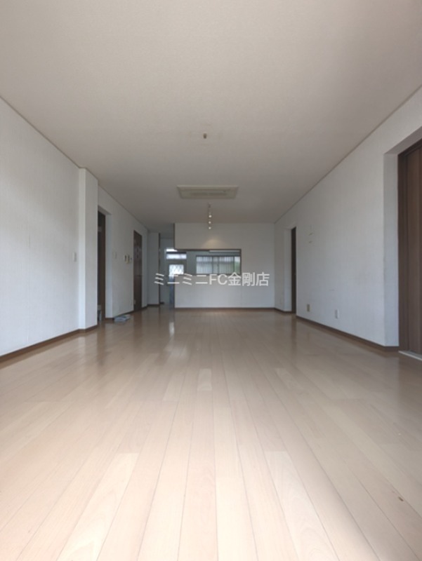東茱萸木2丁目一戸建 リビング