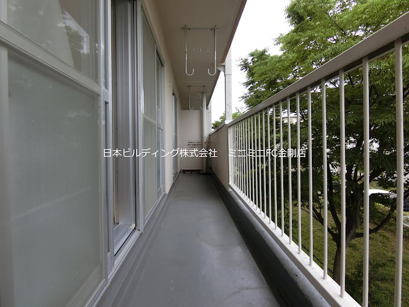 ＵＲ金剛団地　132号棟 ベランダ
