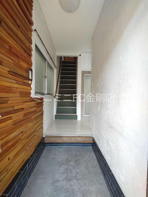 錦織東1丁目戸建 玄関