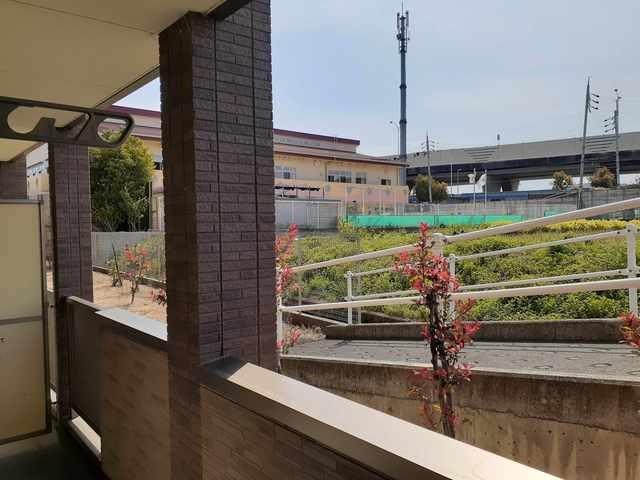 インヴィテ・ボヌールⅡ番館  ベランダ