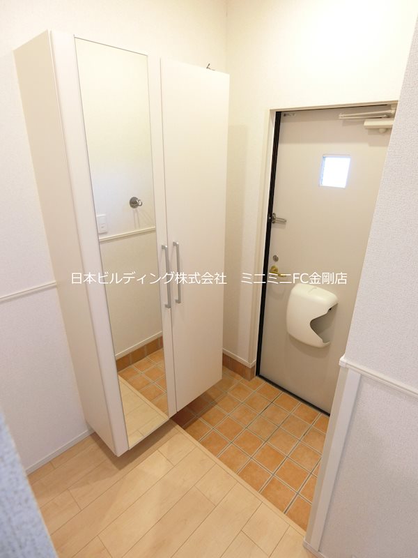 エレガント西山台 玄関
