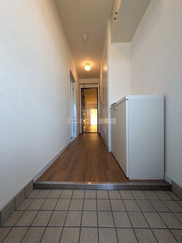 アプティ３番館 玄関