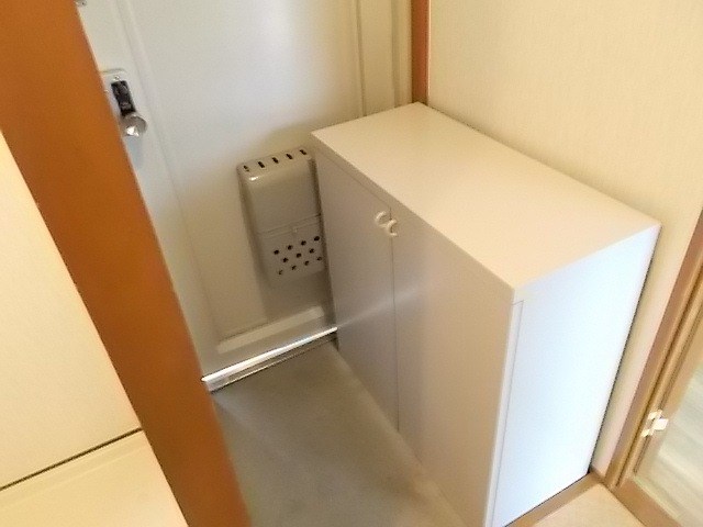 バイオレット輝 玄関