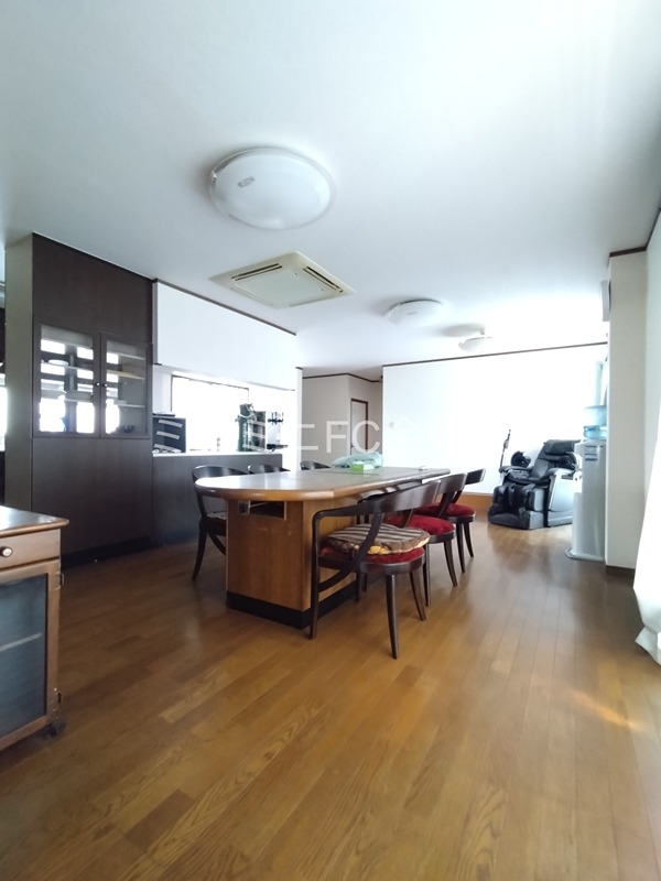宮町1丁目賃貸戸建 リビング