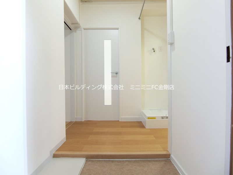 ＵＲ金剛団地　133号棟 玄関