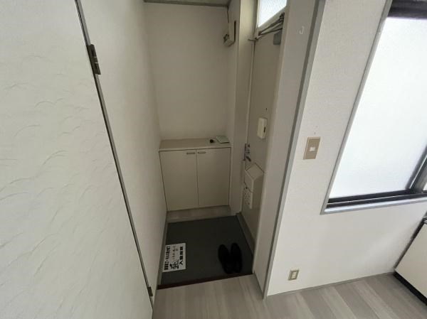 シャトー・ド・イワネE号館 玄関