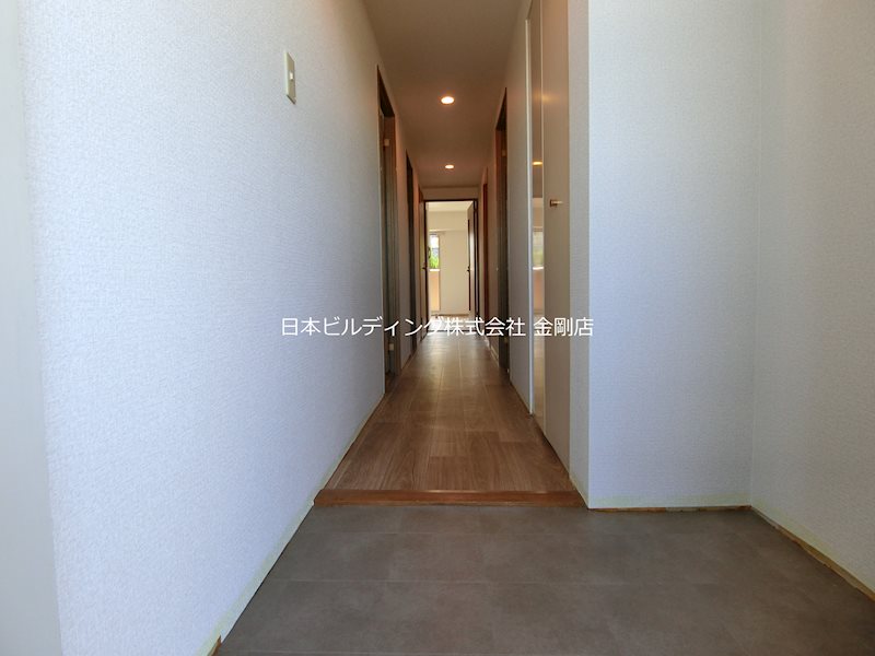 エイチ・ツーオー河内長野Ⅱ 玄関