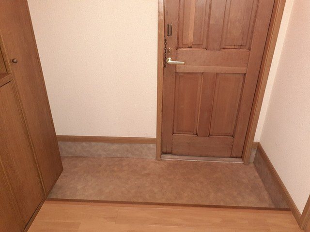フルールサトロ 玄関