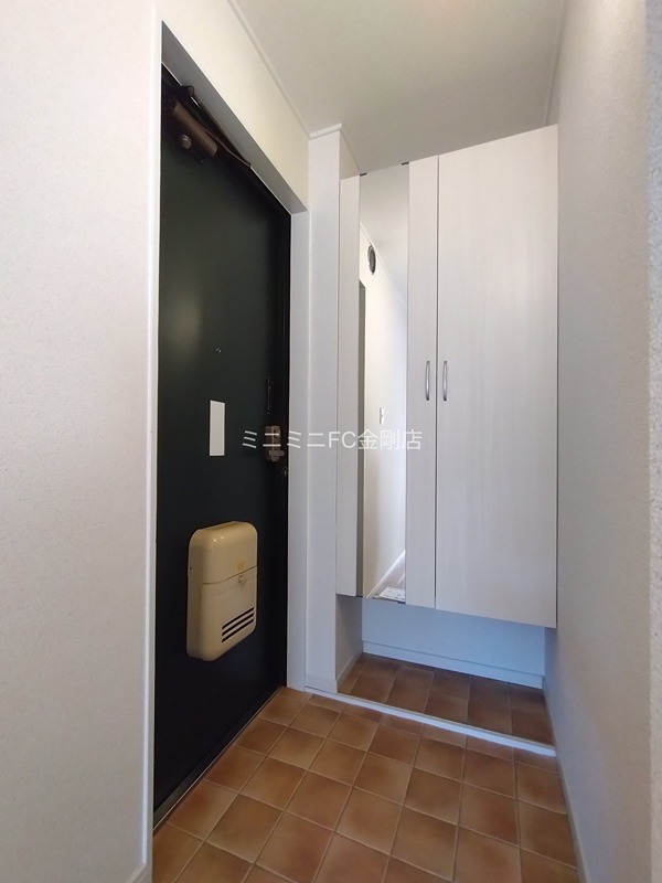 トリバン深井 玄関