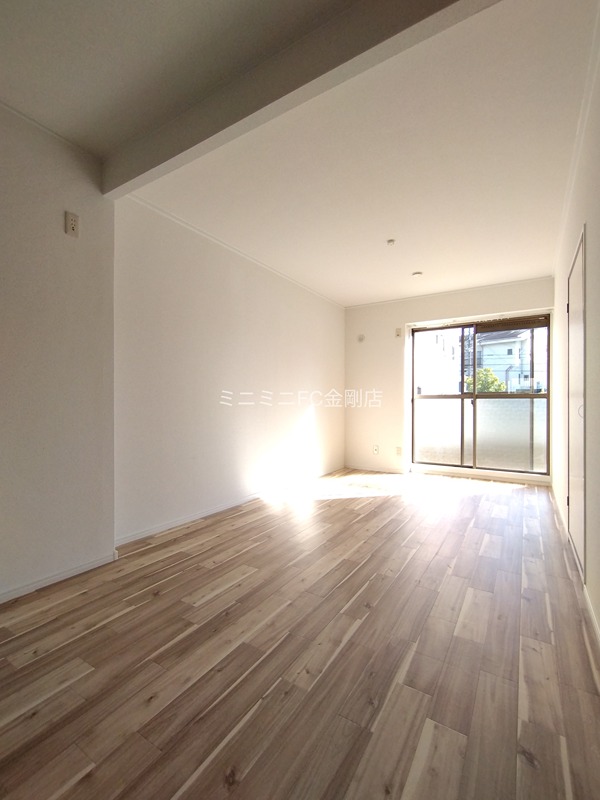 トリバン深井 リビング