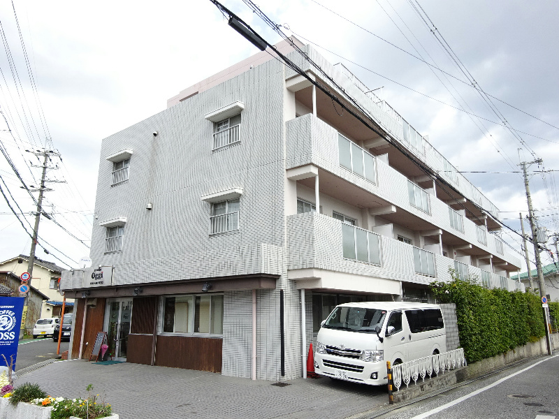 グランピア富田林 外観写真