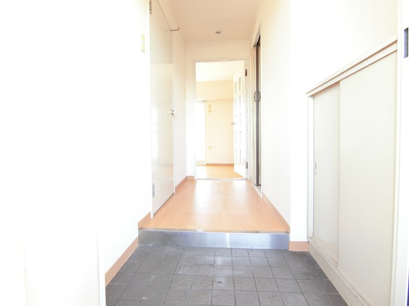 グランピア富田林 玄関