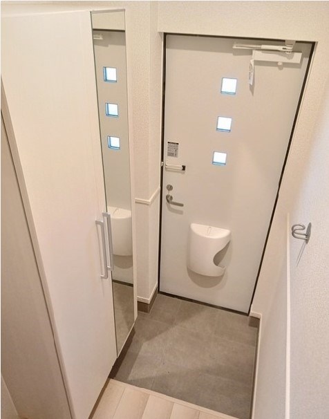 フェルド菩提 玄関