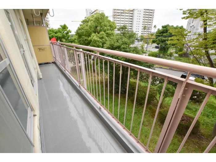 UR泉北茶山台二丁団地6棟 ベランダ