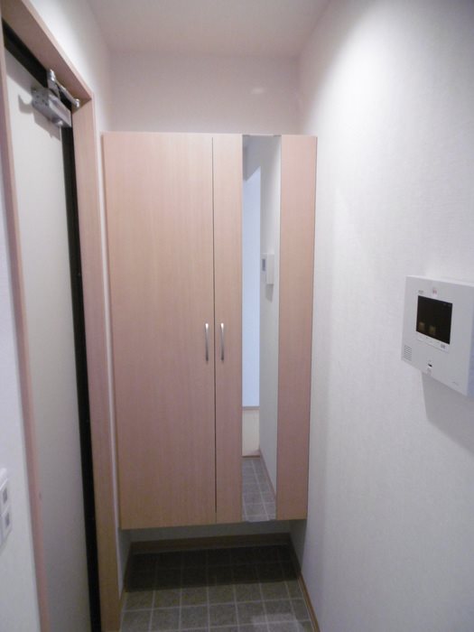 ウィステリア 玄関