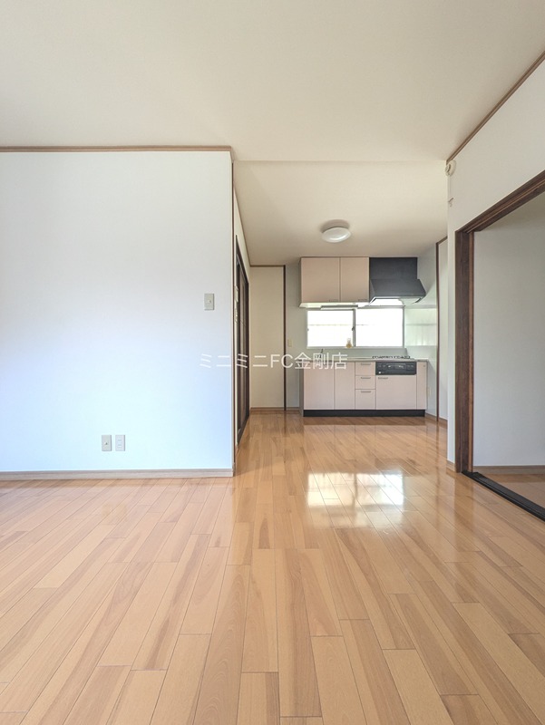 若松町4丁目戸建 リビング