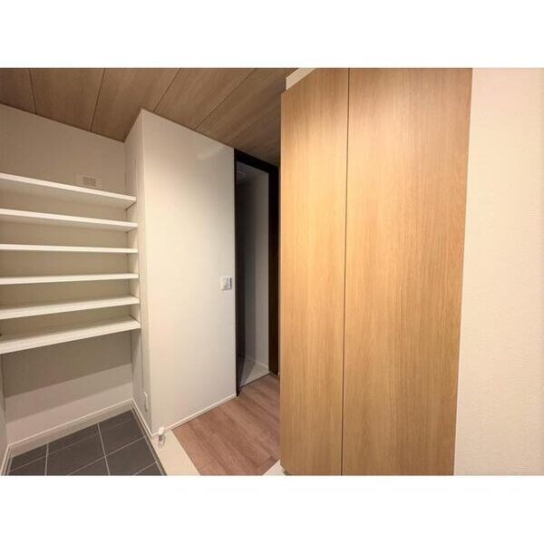 グランフォレスト千代田 玄関
