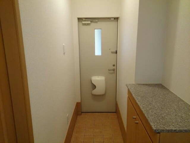 エスプワールC 玄関