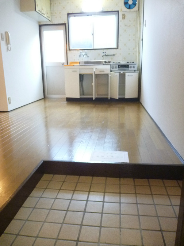 ハイツユート 玄関
