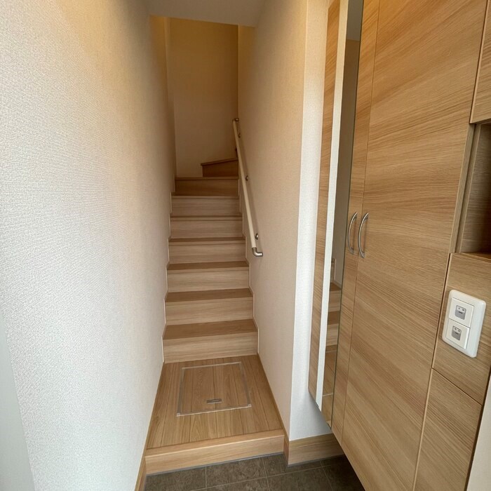 Newdorf　壱番館 玄関