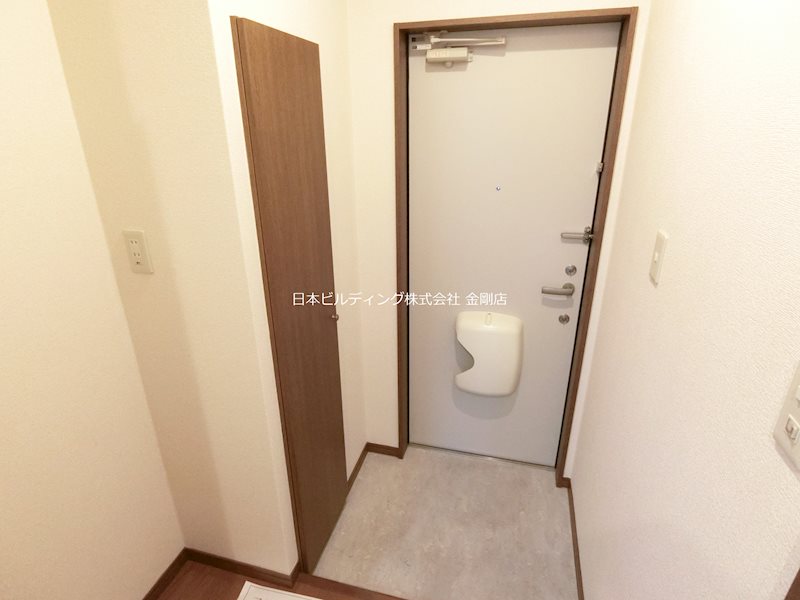 アンプルールフェールフォルス 玄関