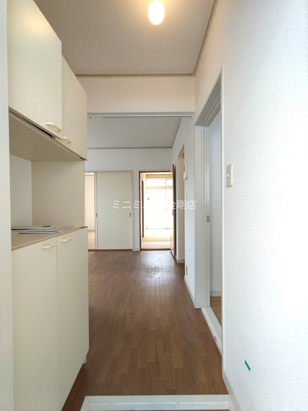 エステートピア桐 玄関