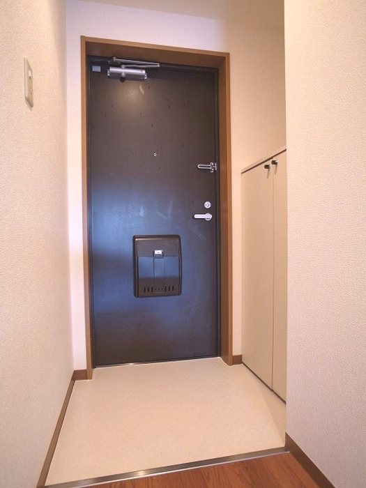 ホワイトロートス 玄関