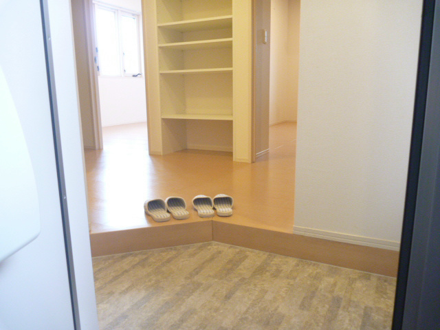 ノイエス　カーサ 玄関