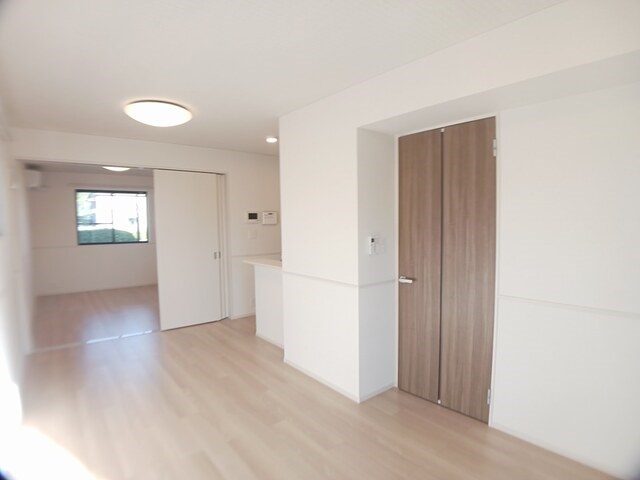 エヌ　プラス リビング