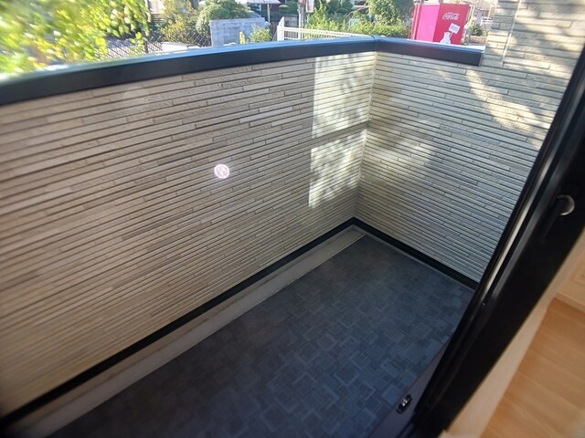 エヌ　プラス ベランダ