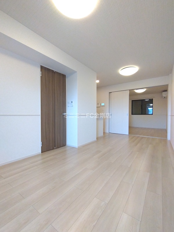 エヌ　プラス リビング