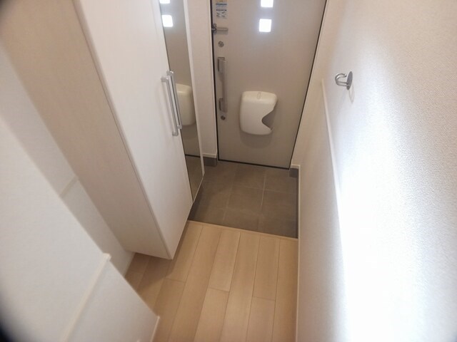 エヌ　プラス 玄関