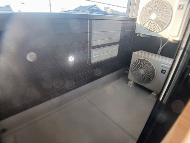 エヌ　プラス ベランダ