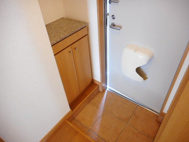 フィオーレ・ガーデン 玄関