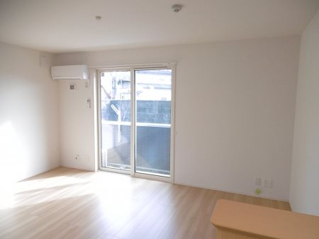 ディーモンテ深井沢町 リビング