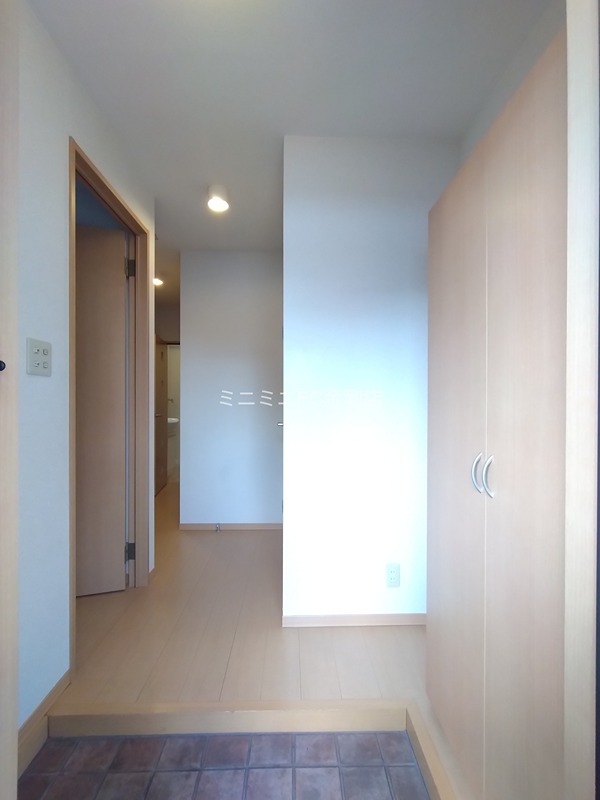 フローラルⅣ 玄関